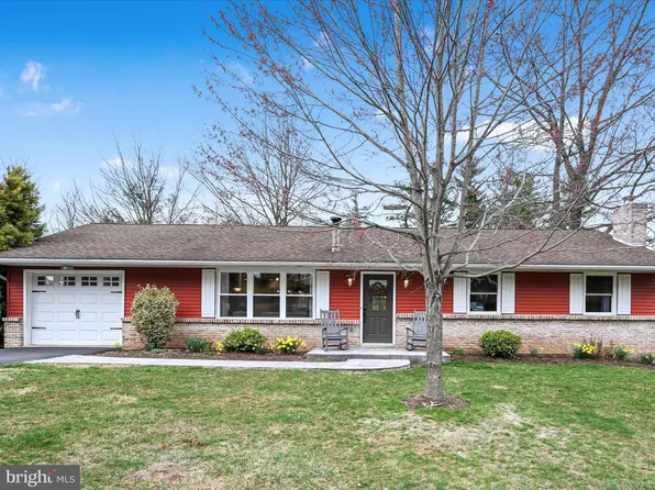 20 Pine Crest Dr, Denver, PA 17517