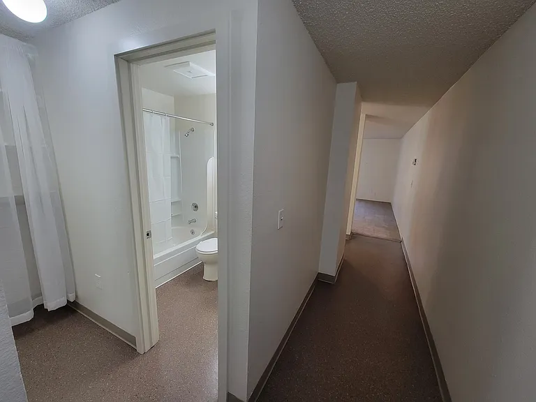 Nob Hill Apartments — Photo 5