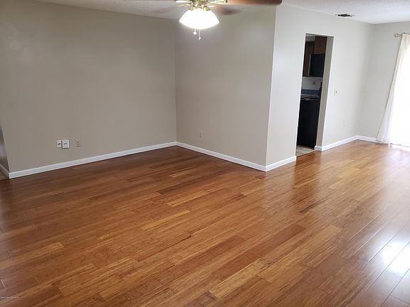 3rd image of 885 Pembroke Ave NE