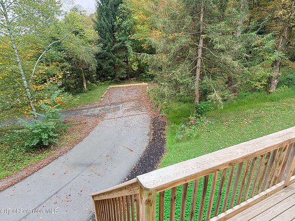 5th image of 1016 Heart Lake Rd