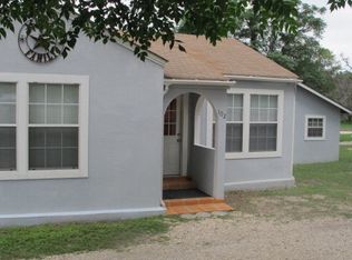 102 Lee St, Ingram, TX 78025