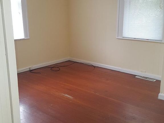 3rd image of 140 Clement Ave