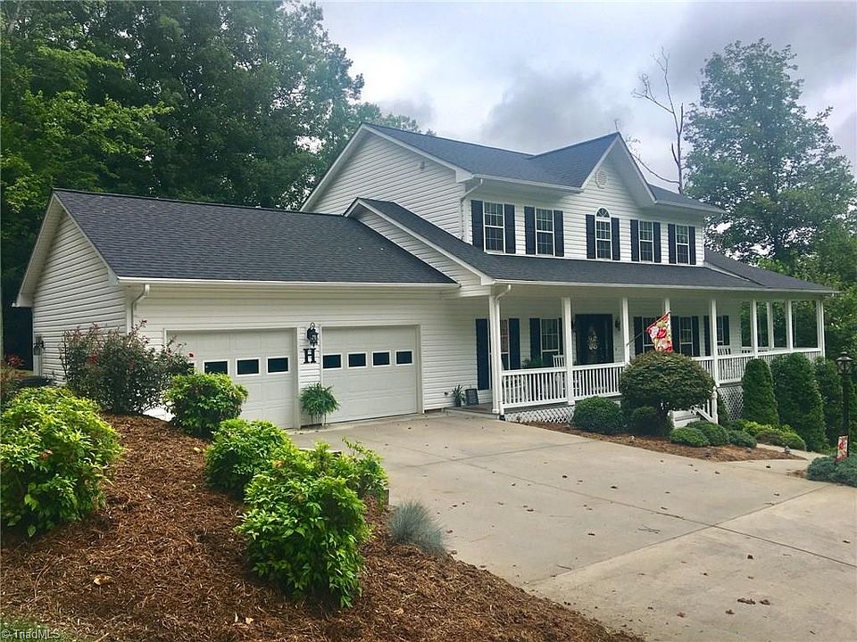 1st image of 139 Country Club Hills Ln