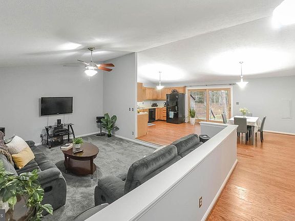 3rd image of 48901 Evergreen Park Rd