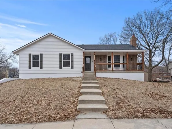 802 Heather Dr, Belton, MO 64012