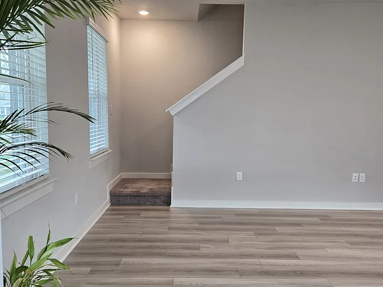 326 Lydia Dr — Photo 40