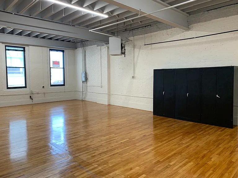 145 Pearl St — Photo 4