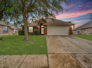 1315 Lake Forest Dr, Grand Prairie, TX 75052