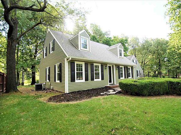 2nd image of 266 Jennifer Lynn Dr
