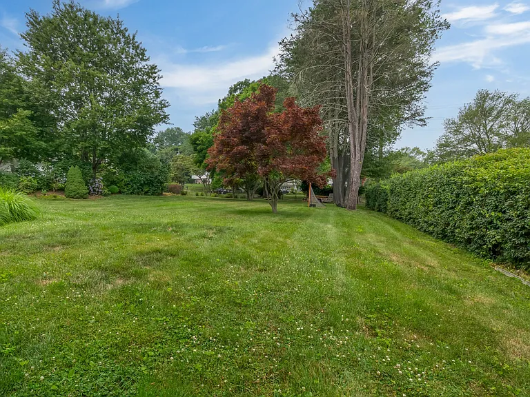 108 Colonese Rd — Photo 15