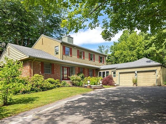 2nd image of 631 Blue Hill Ave