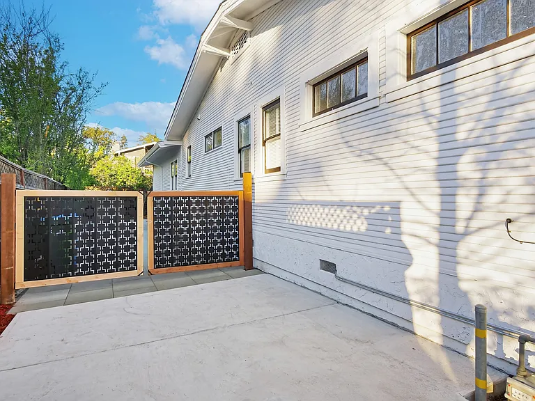 321 Johnson Ave — Photo 36