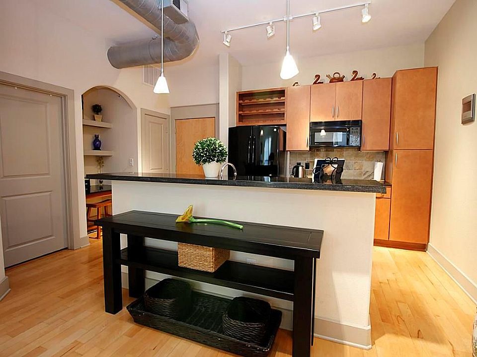 1st image of 1901 Post Oak Blvd APT 2307