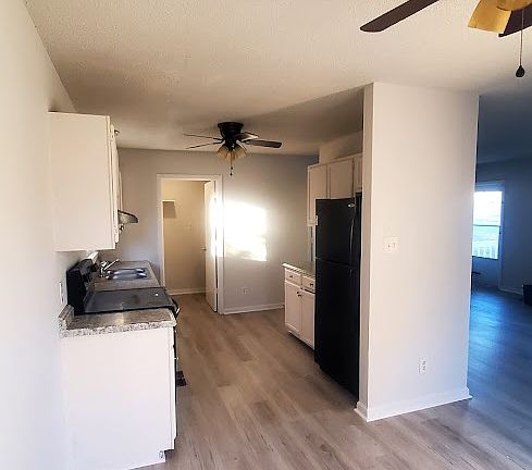4th image of 808 Vance St