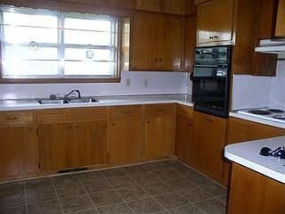 2nd image of 108 N 10th St