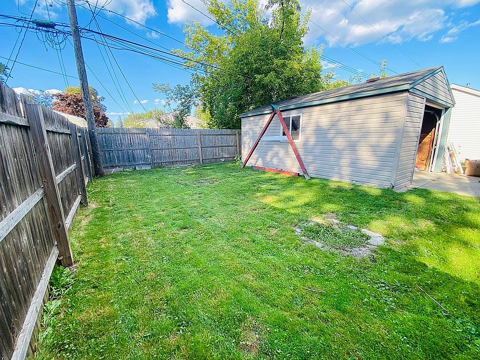 21125 Woodward St, photo 23