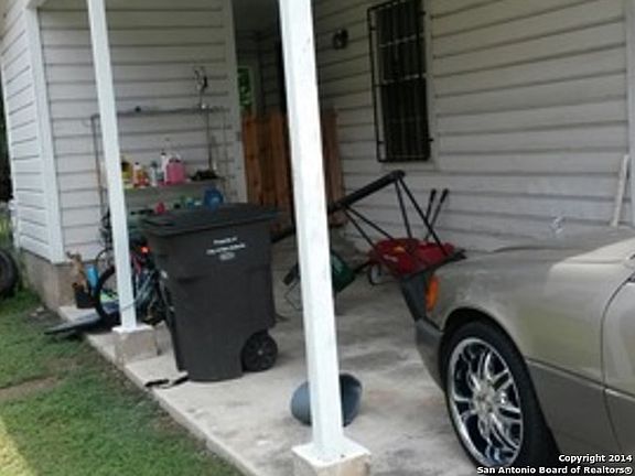 3rd image of 2818 Kaiser Dr