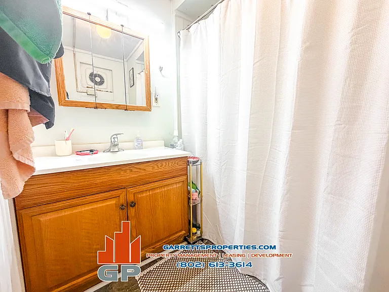 222 Maple St #2 — Photo 7
