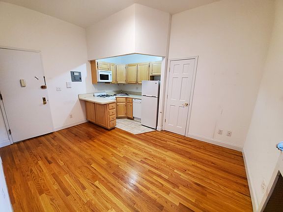 2nd image of 311 W 72nd St #3B