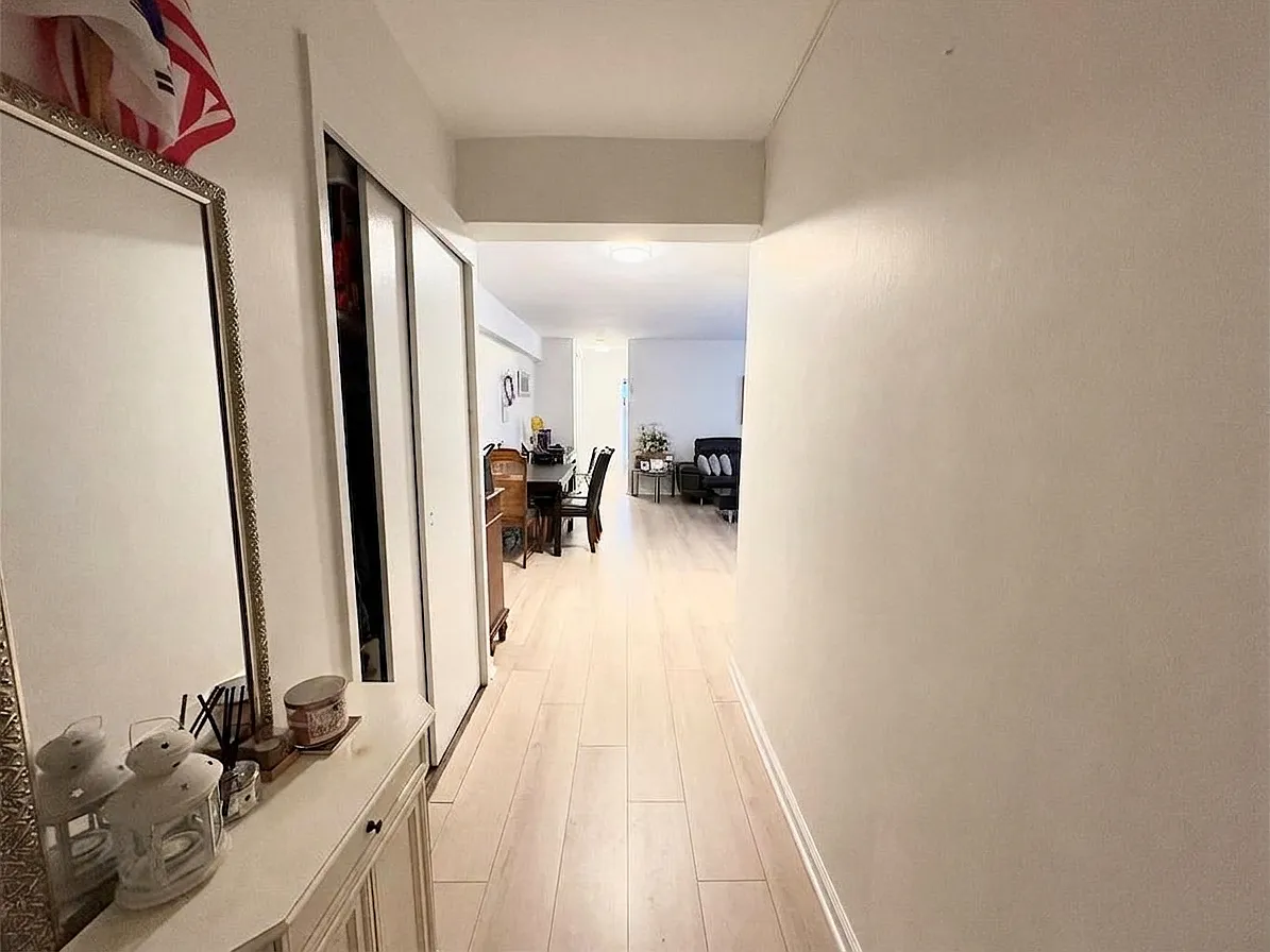 1 bed, 700 sqft, $2,400 — Photo 3