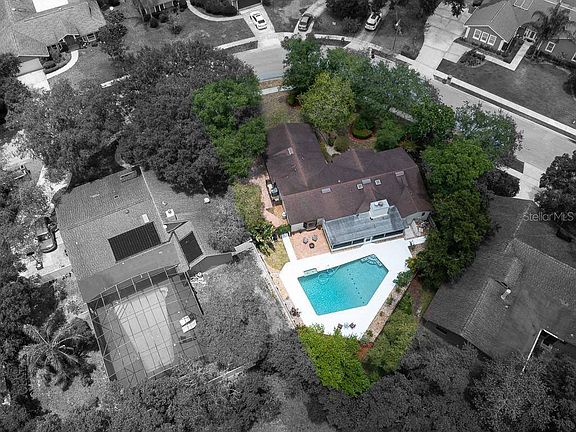 4th image of 152 Harrogate Pl