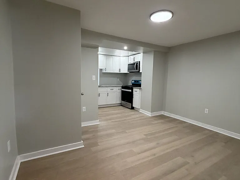1330 S Melville St #1330 — Photo 4