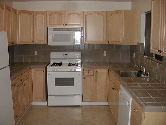 2nd image of 1224 Brookfield Ave #1