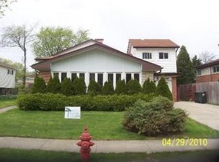 9446 Ozanam Ave, Morton Grove, IL 60053