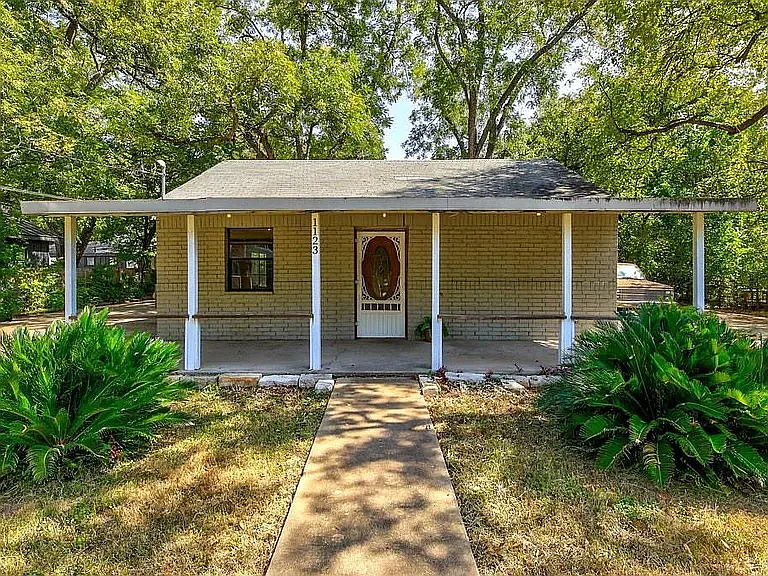 1 bed, 700 sqft, $1,300 — Photo 1