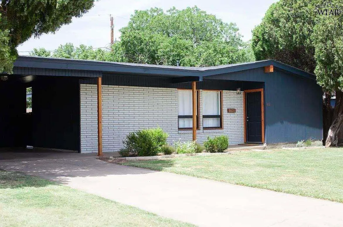 3 bed, 2.0 bath, 1264 sqft, $1,675 — Photo 1