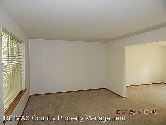 4th image of 22405 Blue Lake Ct SE