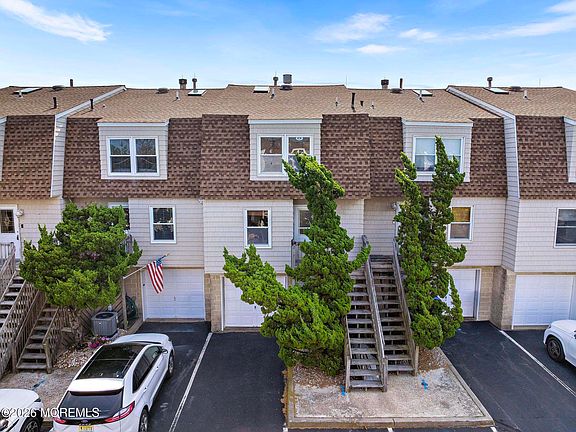 3rd image of 206 Easy Street #206