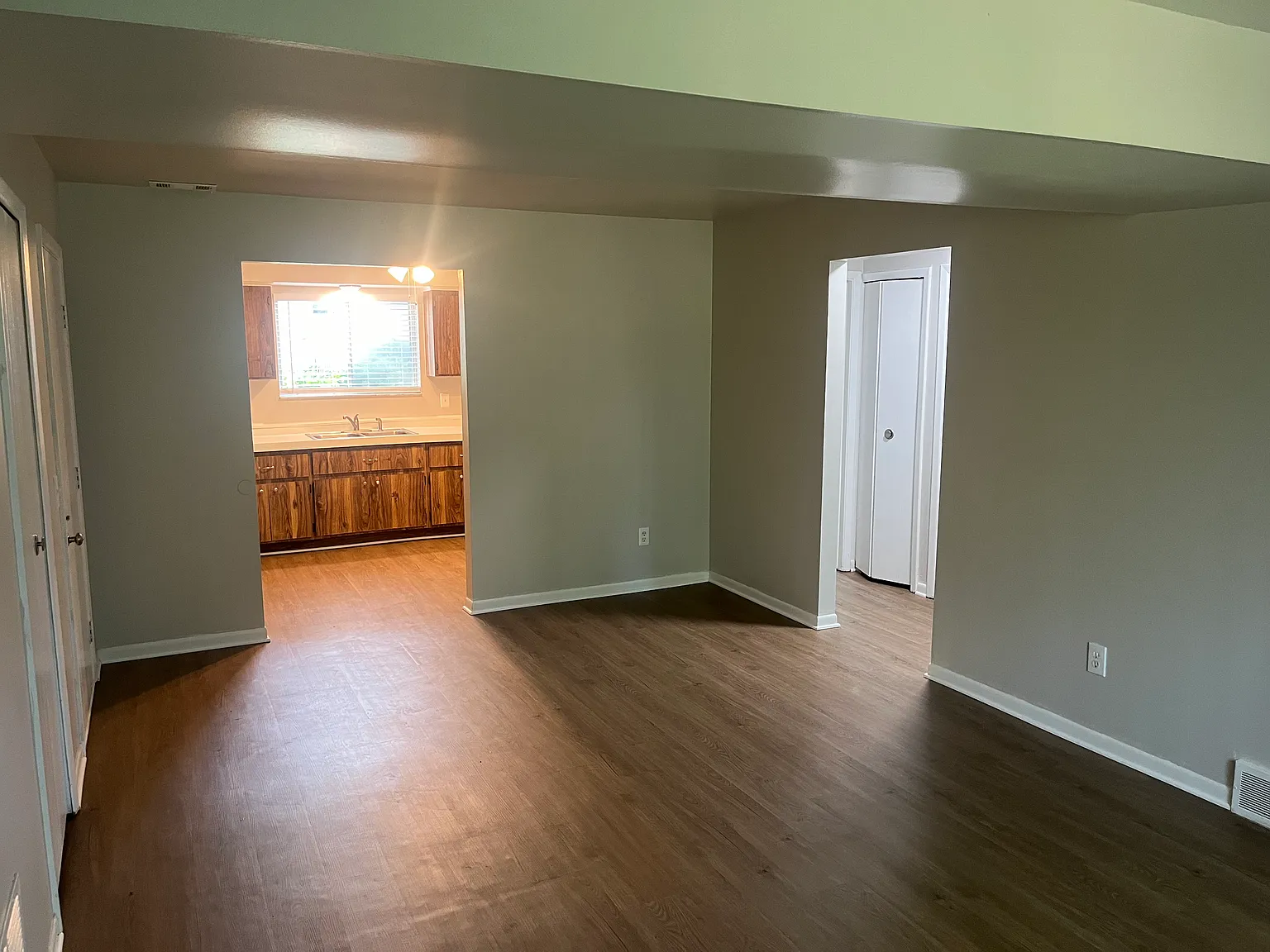 2 bed, 980 sqft, $1,385 — Photo 2