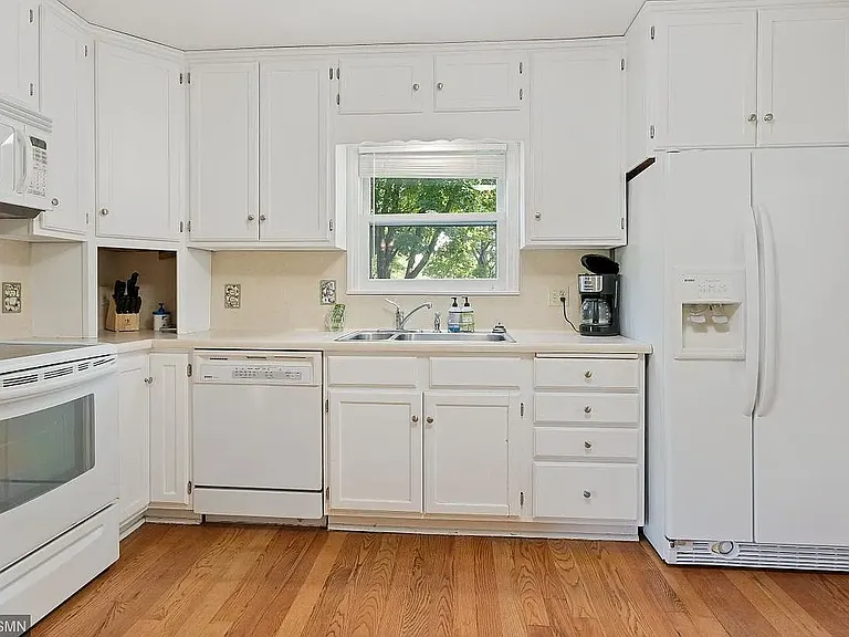 5524 Warwick Pl — Photo 7