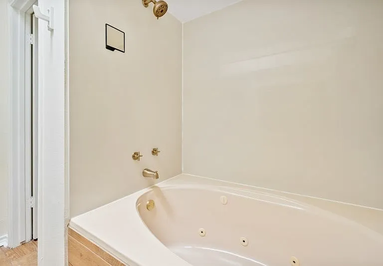 210 Oak St #1101 — Photo 21