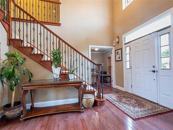 3rd image of 1622 Bentshire Ct