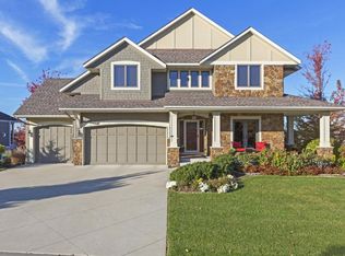 8450 Duck Trl, Victoria, MN 55386