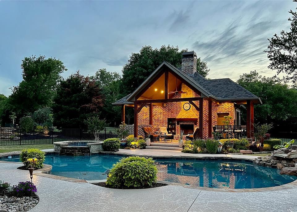 1st image of 31 Pecan Grove Cir