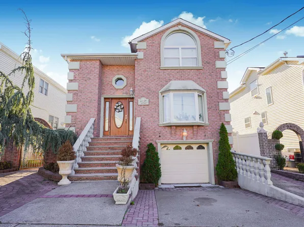 16 Maiden Ln #1, Staten Island, NY 10307