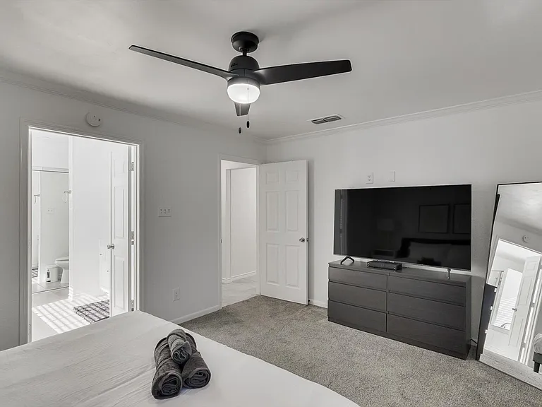 4402 Goodwin St — Photo 21