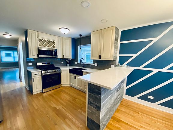 3rd image of 272 Madison Ave