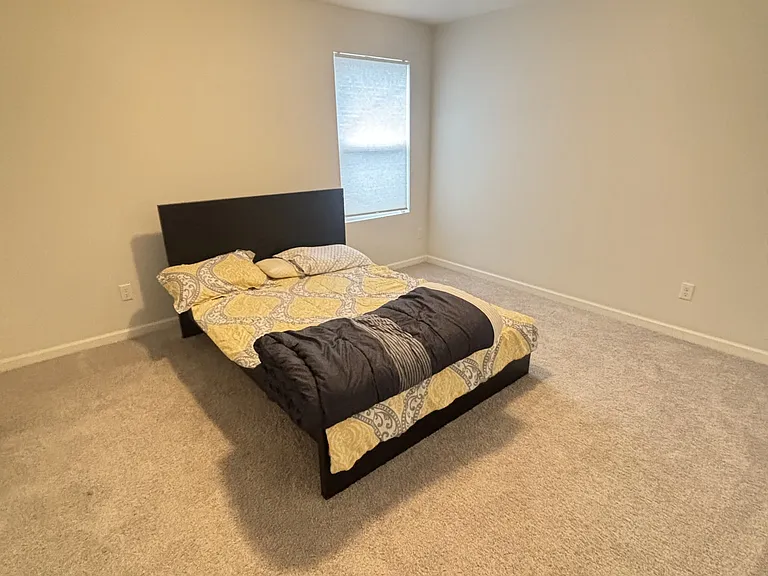 531 Montrose Dr — Photo 6