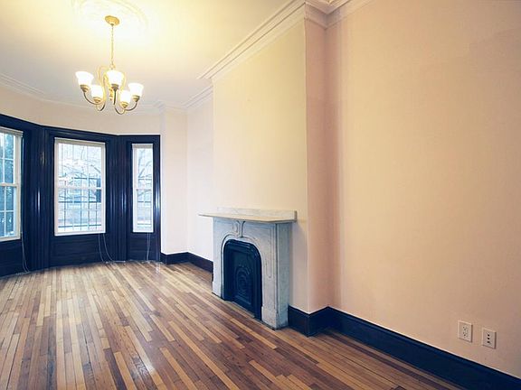 3rd image of 90 Mount Pleasant Ave