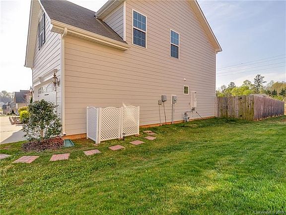 4th image of 3641 English Garden Dr