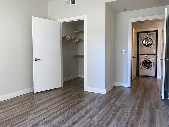 4th image of 454 N 10th Ave #316