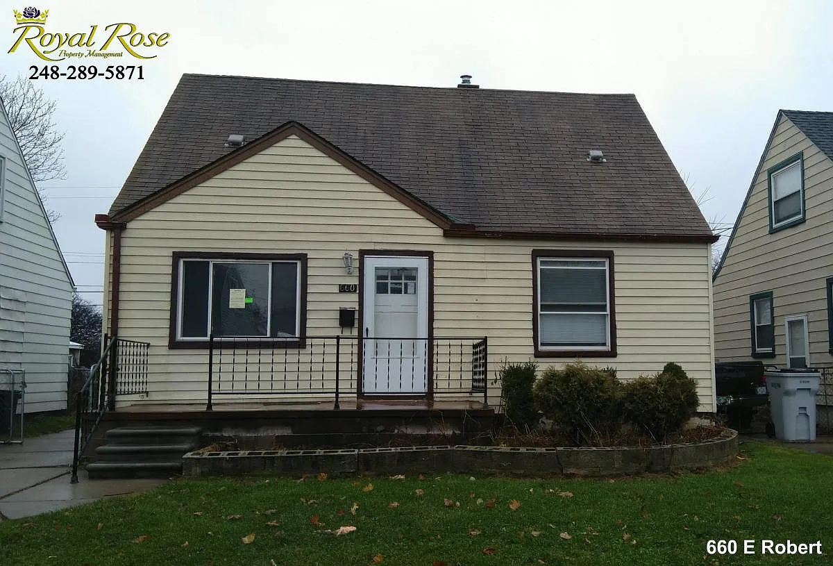 660 E Robert Ave photo 1