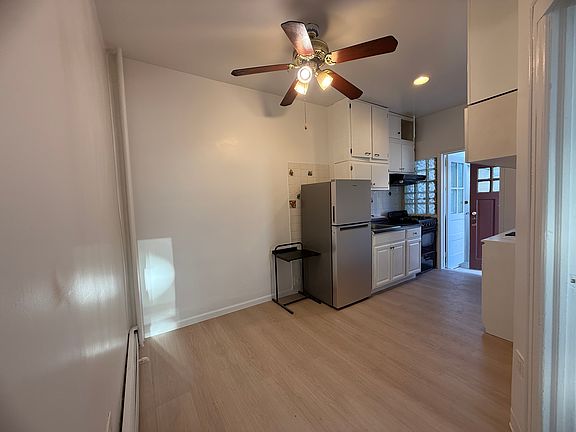 2nd image of 25-12 14th Pl #1