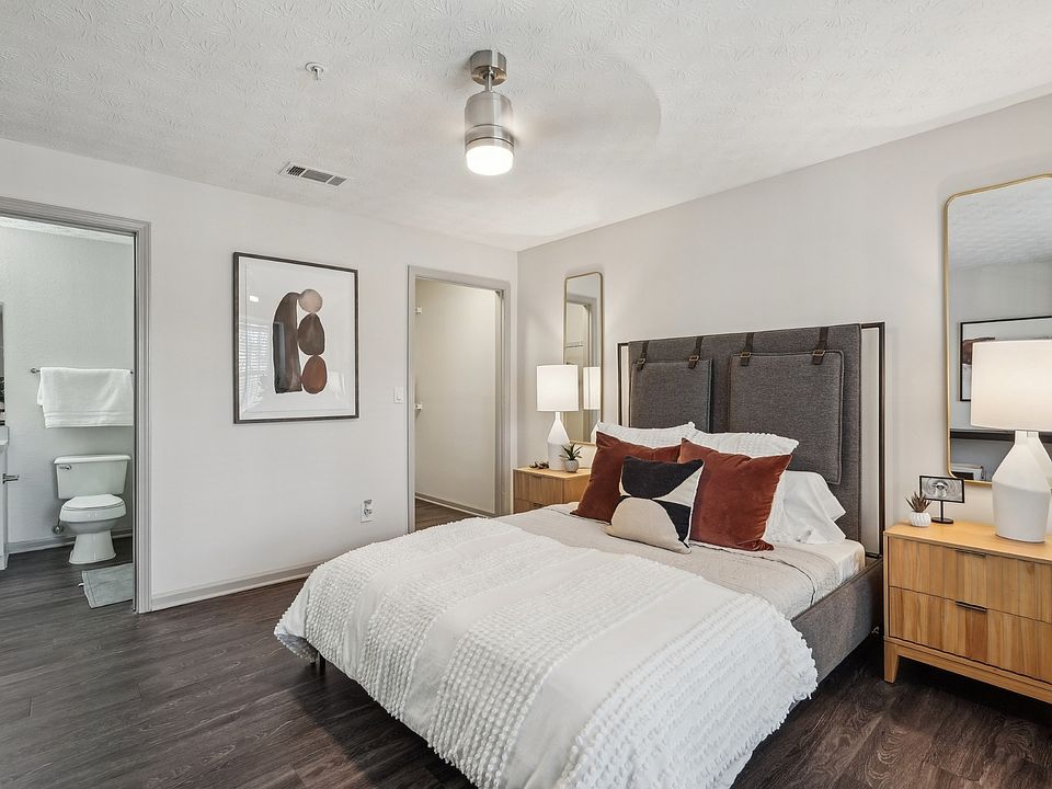Spacious Bedroom at Gwinnett Pointe Apartments in Norcross, GA 30093