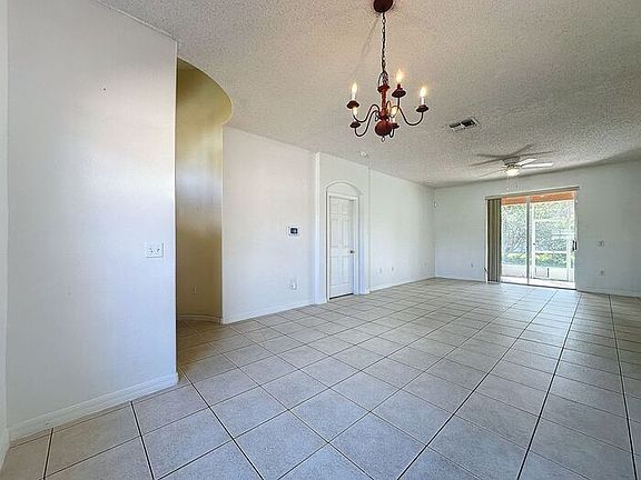 5th image of 1195 Cambourne Dr