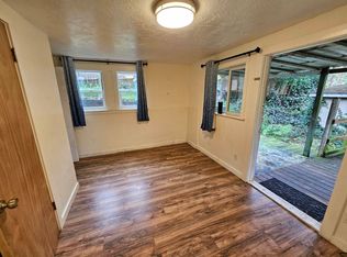 510 N Collier St #C, Coquille, OR
